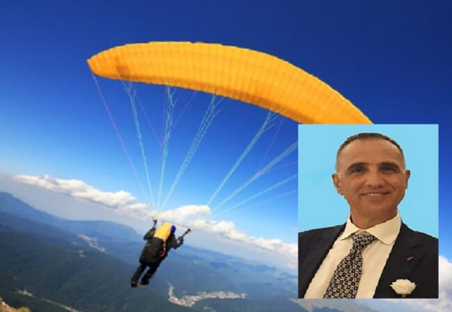 Si lancia con il parapendio e muore: vani i tentativi di rianimazione per il 55enne