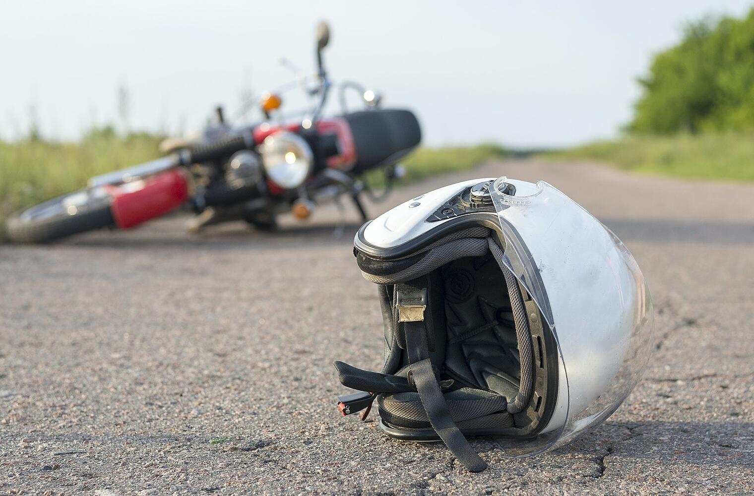 Incidente sulla Strada statale 115 a Porto Empedocle: morto un motociclista