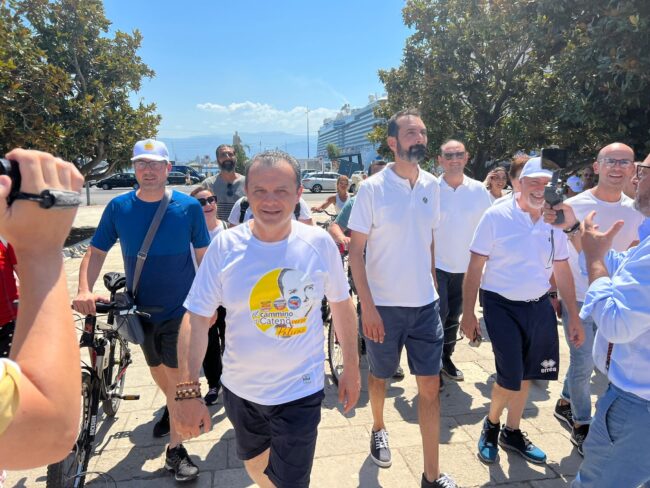 Regionali 2022, partito questa mattina “il cammino di Cateno”, un percorso a piedi che terminerà a Palermo il 29 luglio
