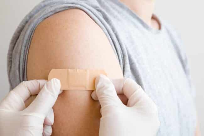 Addio ai tamponi Covid, arriva il nuovo cerotto che rileva gli anticorpi in soli 3 minuti