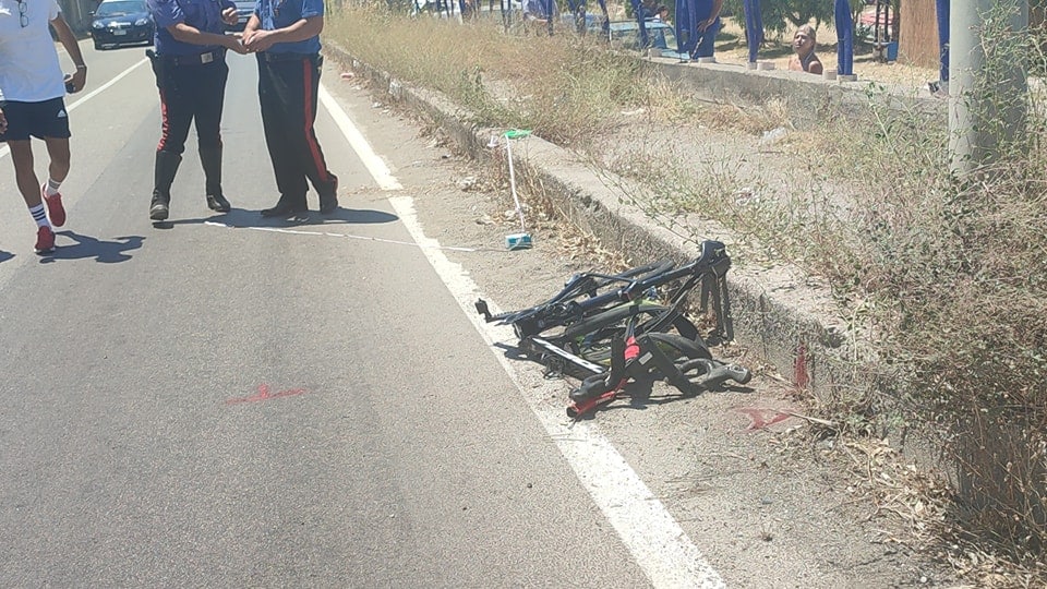 Tragedia nel messinese: muore un ciclista travolto da un’auto