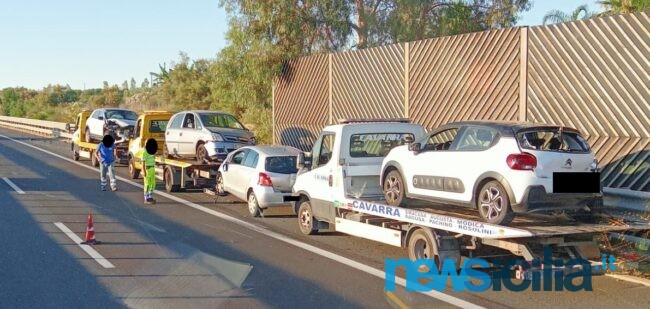 Incidente a catena tra Augusta e Lentini, almeno cinque auto coinvolte e diversi feriti: tutti giovanissimi
