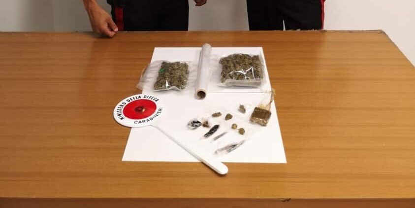 Marijuana e hashish in casa, arrestati due braccianti agricoli del Ragusano