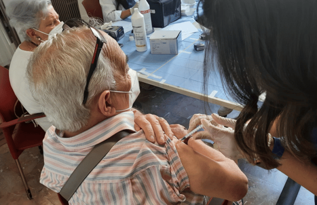 Vaccinazione Covid a Catania, da oggi accesso libero per quarta dose a over 60 e fragili over 12
