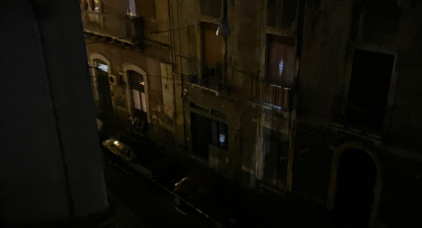 Strade al buio e caos in piazza Duca di Genova