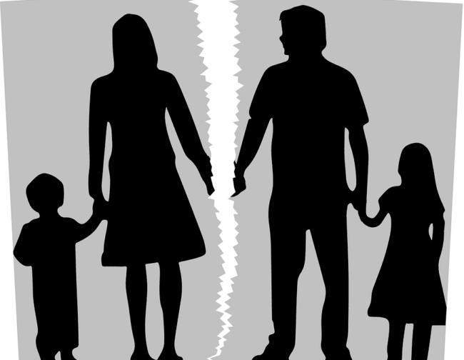 Bonus 800 euro, i soldi vanno alle mogli che mantengono i figli o ai padri separati: i requisiti
