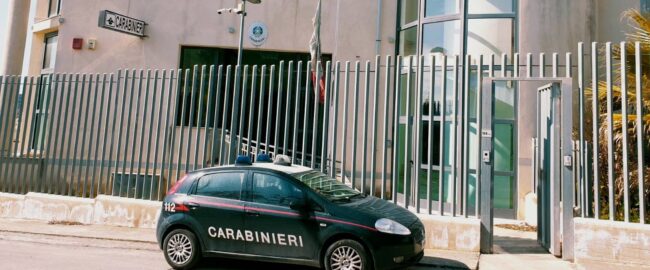 Solarino, uomo agli arresti domiciliari sorpreso a passeggiare in centro: trasportato in carcere