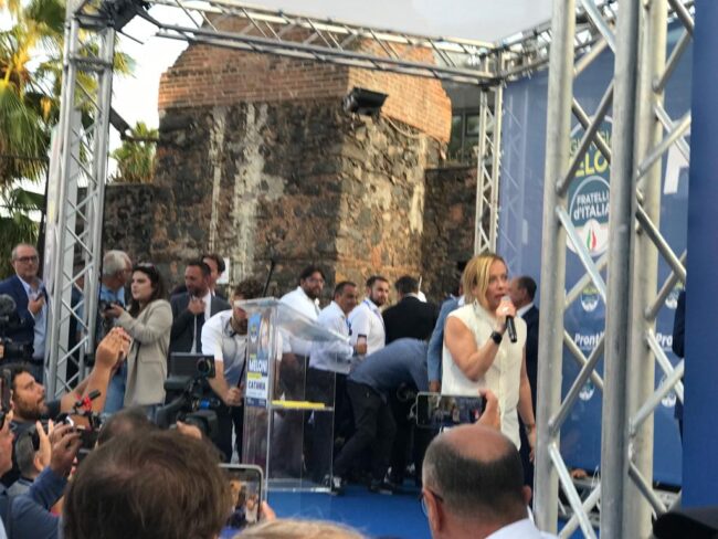 Giorgia Meloni continua il suo tour in Sicilia: a Catania insieme a Musumeci e Schifani