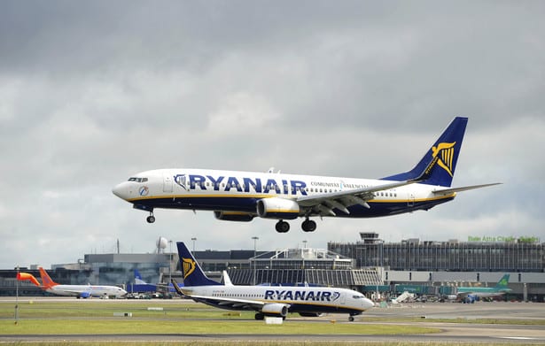 Voli low cost, Ryanair dice addio ai biglietti aerei a soli 9,99 euro: ecco perché