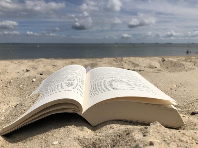 Ferragosto, 5 libri da leggere sotto l’ombrellone