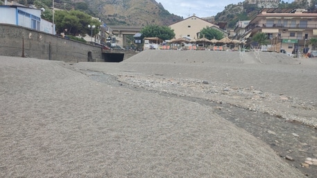 Revocato divieto di balneazione a Taormina: “I valori sono nella norma, cessato il pericolo”