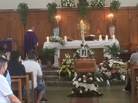 Lacrime e dolore a Catania, celebrati i funerali di Valentina Giunta accoltellata dal figlio 15enne