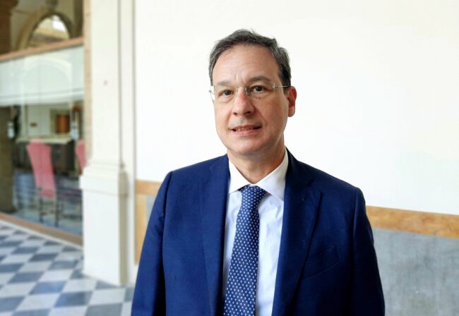Giuseppe Lupo rinuncia alle regionali: “Non voglio alimentare polemiche, sosterrò la Chinnici”