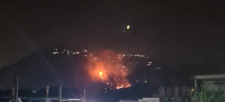 Palermo “divorata” dagli incendi: ancora roghi in città e provincia, residenti evacuati nella notte