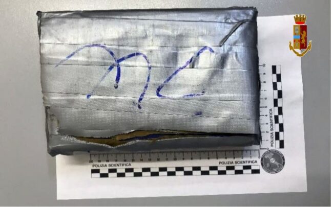 Beccato in auto con oltre un chilo di cocaina pura: arrestato un giovane corriere palermitano