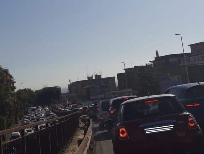 Inferno di traffico a Catania: circonvallazione completamente bloccata durante la mattinata