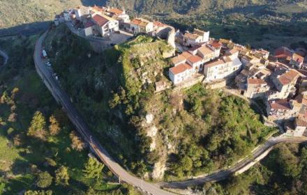 Frane, a Castel Di Lucio in arrivo tre interventi per consolidare il centro abitato