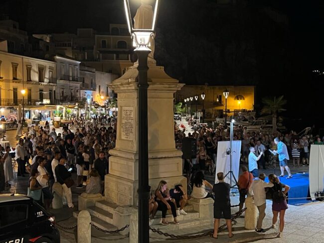 Regionali, Da Lipari De Luca lancia il guanto di sfida a Schifani: “Confrontiamoci”