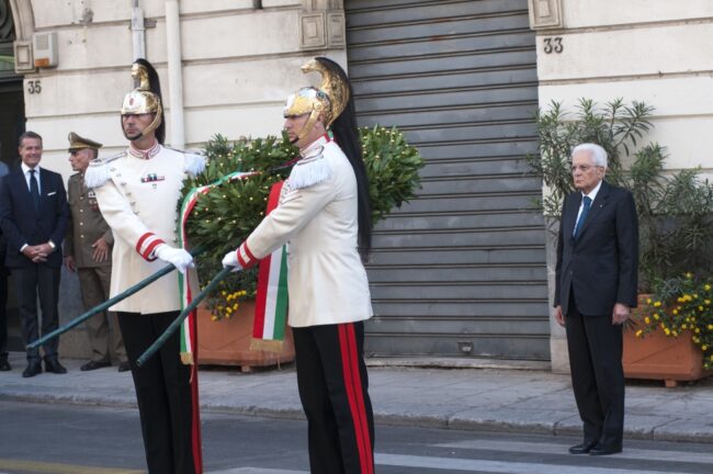 Mattarella ricorda Dalla Chiesa a 40 anni dall’uccisione: “Esempio contro la prepotenza mafiosa”