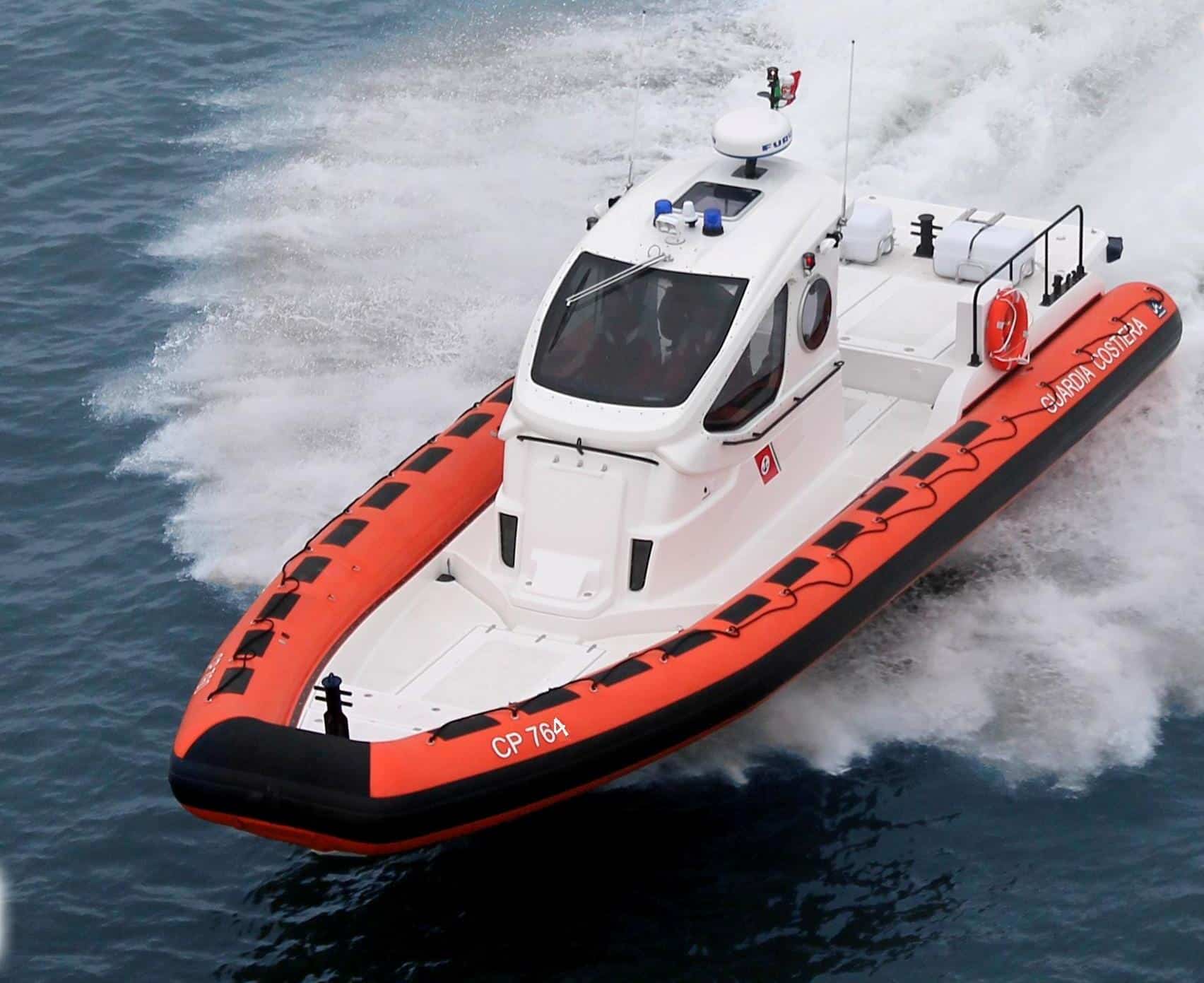 Barca in difficoltà a largo di Siracusa: salvataggio della Guardia costiera