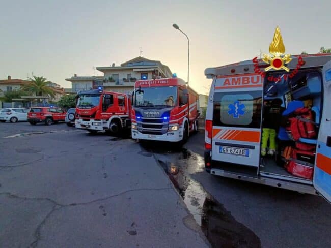 Incendio in un garage di via Ercole Patti a Catania – FOTO e VIDEO