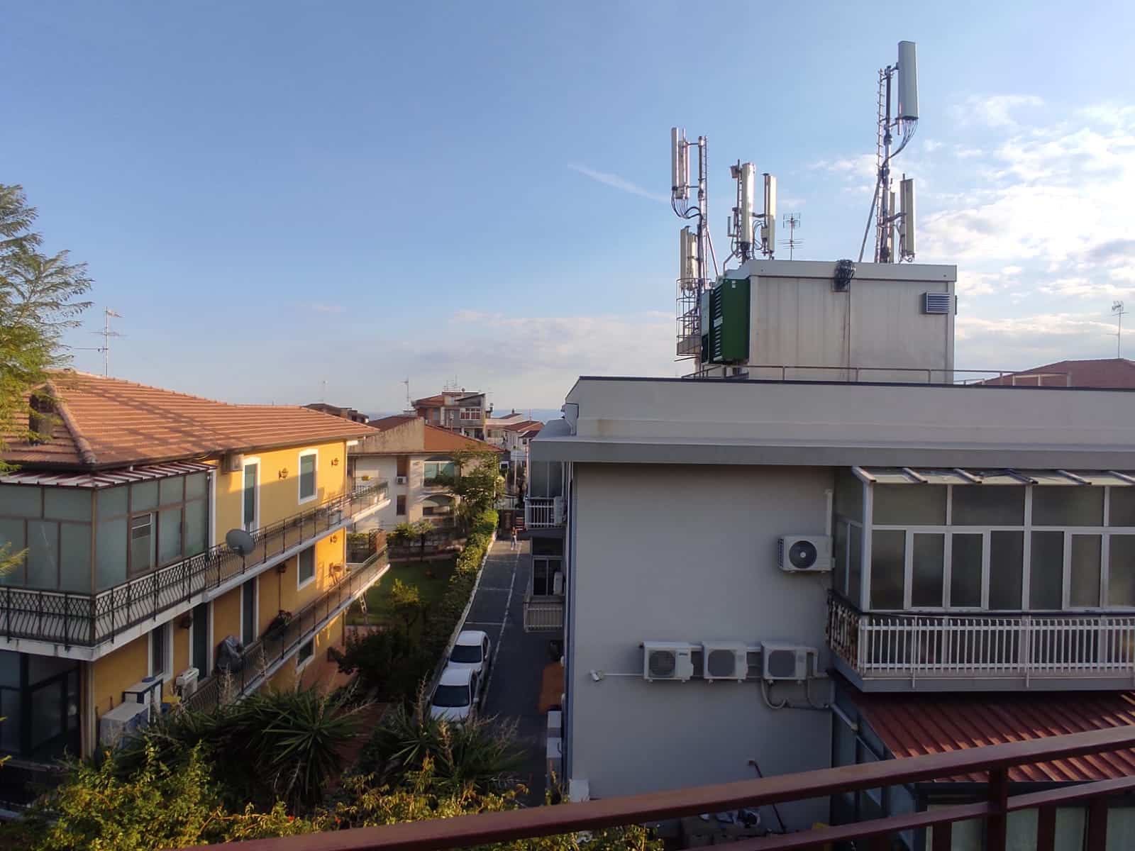 Gravina di Catania, il caso dell’impianto di una stazione radio base altamente potenziata