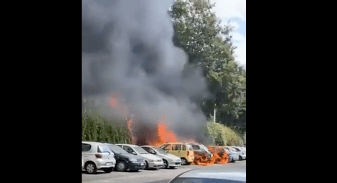 Catania, auto divorate dalle fiamme – IL VIDEO
