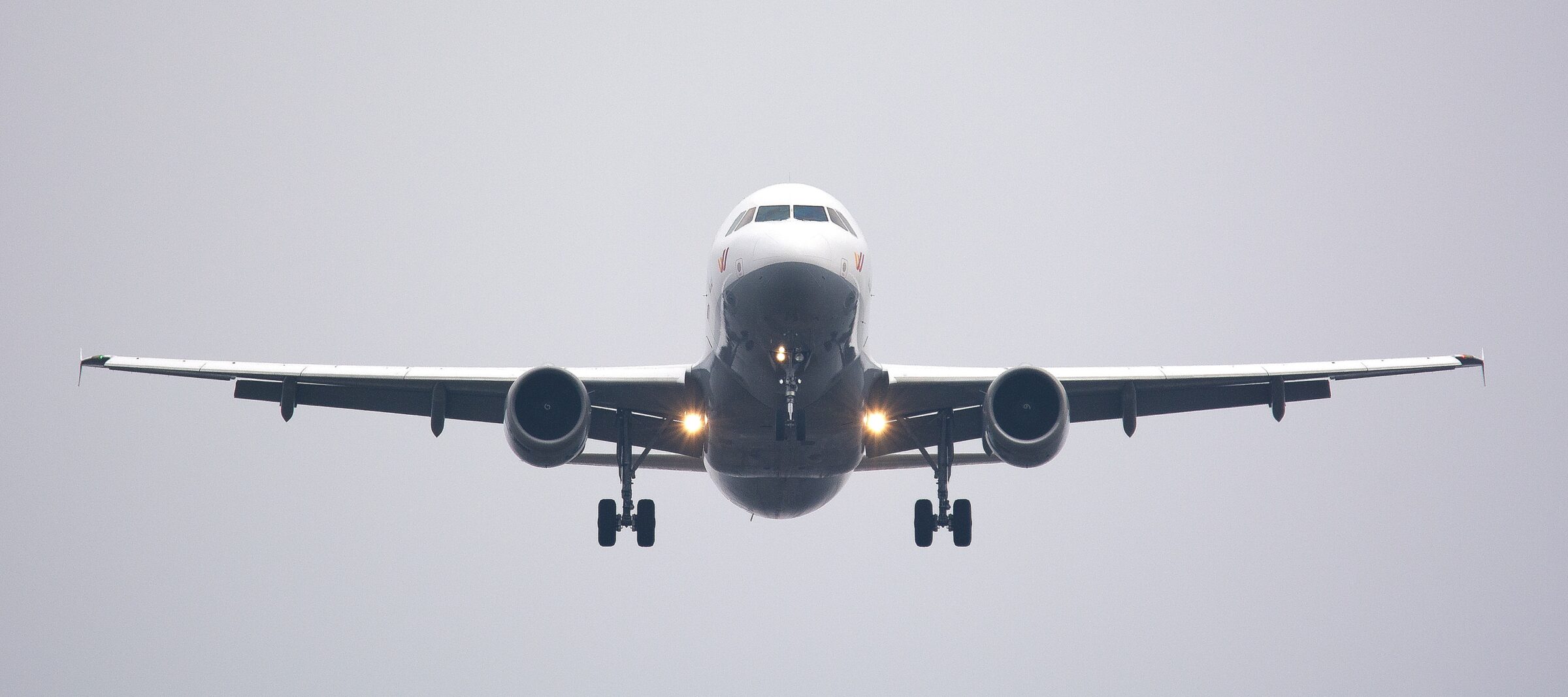 Terrore in volo, Airbus Milano-Palermo perde contatti radio. Intercettato da due caccia