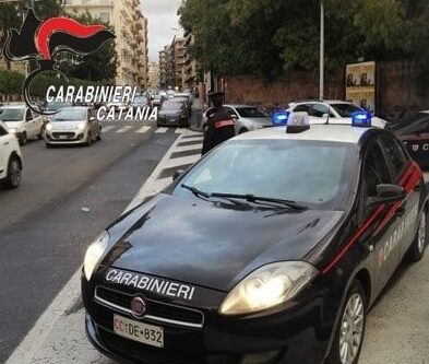 Passeggiava indisturbato in via Etnea: bloccato un 72enne catanese per evasione