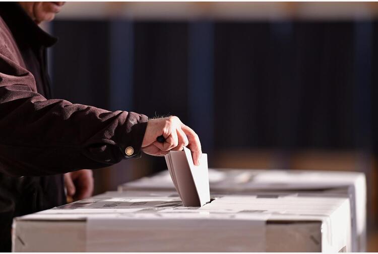 Elezioni Regionali, in Sicilia si contano ancora le schede elettorali