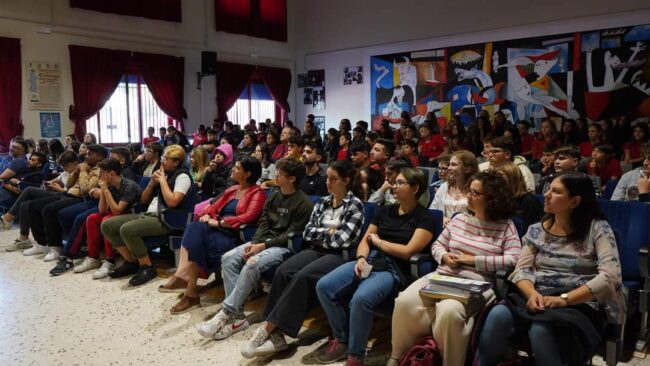 All’I.O.S. “Musco”, lezione-concerto dell’associazione “Il Tamburo di Aci”
