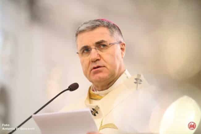 Monsignor Corrado Lorefice spegne oggi 60 candeline. L’Arcidiocesi di Palermo: “Auguri Eccellenza”