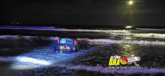 Bagno al mare con l’auto, è “giallo” nel Ragusano