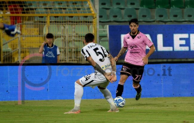 Tegola in casa Palermo, lesione al legamento crociato per Elia: stagione finita?