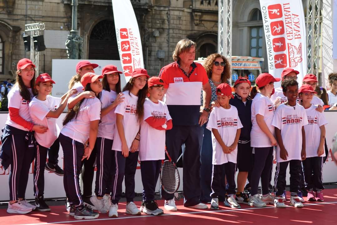 Catania, “Un campione per amico”: 300 bambini incontrano 4 leggende dello sport – FOTO e VIDEO