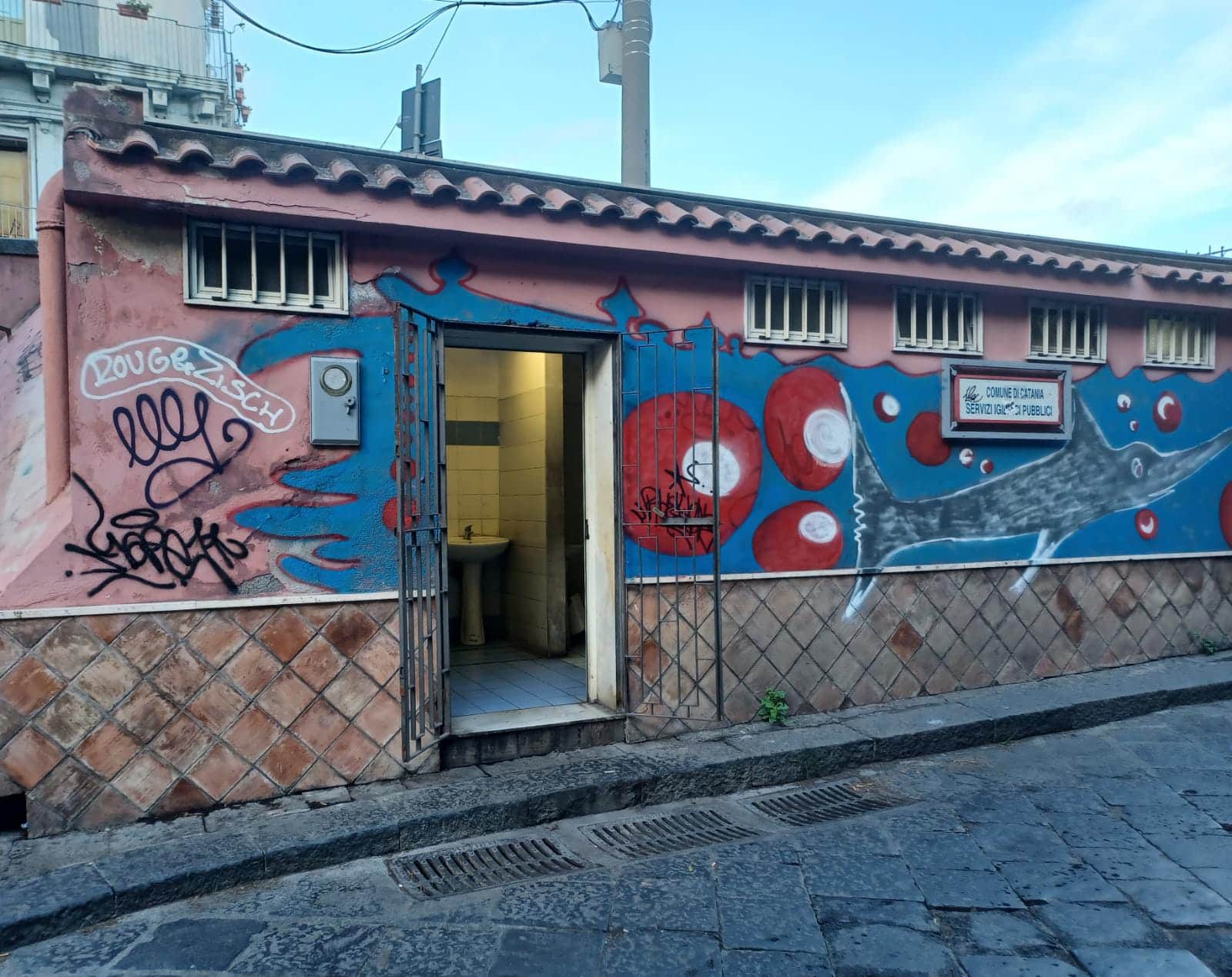 Catania, deliberati lavori di riqualificazione dei bagni pubblici di via Lavandaie