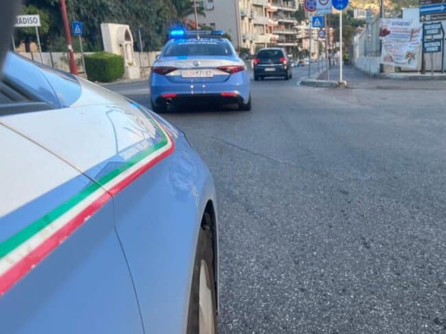 Scippo in città, 22enne arrestato “con le mani nel sacco” in via Vittorio Emanuele