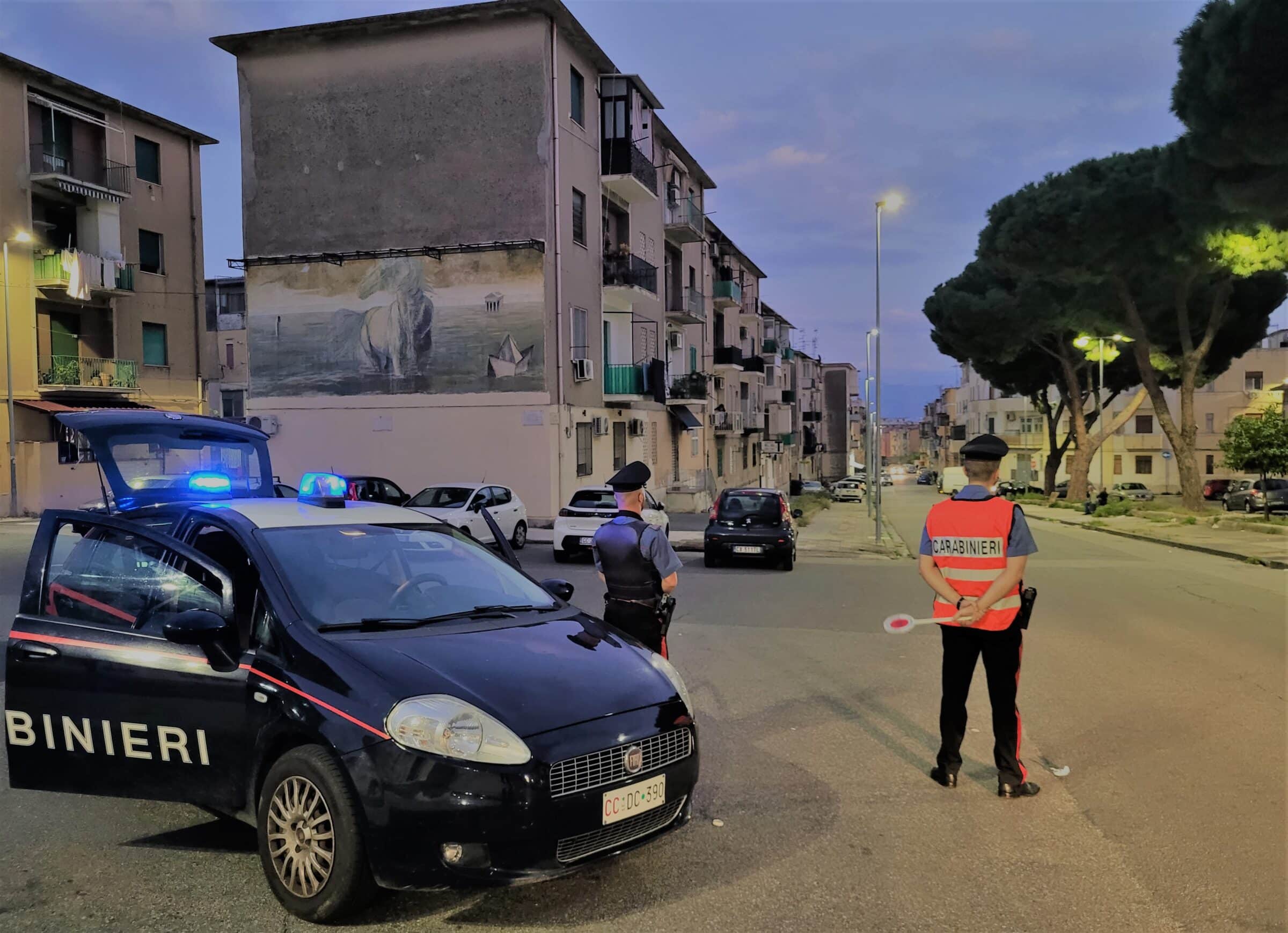 Controlli straordinari dei carabinieri nel centro cittadino: fioccano arresti e denunce