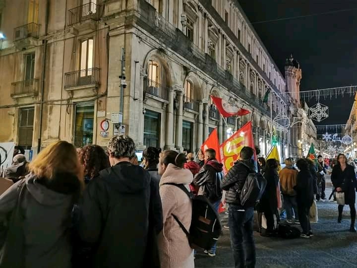 Catania, cittadini in piazza per difendere il Kurdistan dagli attacchi turchi