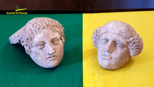Belpasso, sono siracusani i due soggetti fermati con pregevoli teste di origine ellenica