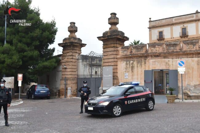 Oltre mezzo chilo di droga nascosta nell’intercapedine della finestra