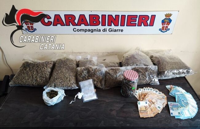 Inseguimento per le vie del Catanese, giovanissimo pusher con oltre 5 Kg di droga