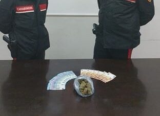Arrestati due pusher paternesi, trovati in possesso di marijuana