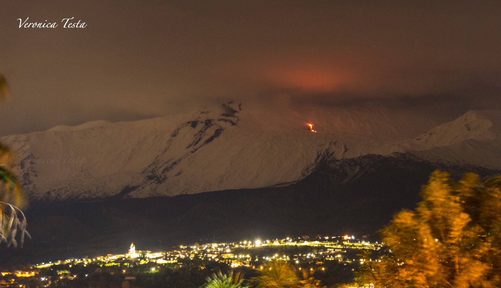 L’Etna si risveglia, piccola colata lavica in corso e apertura bocca effusiva