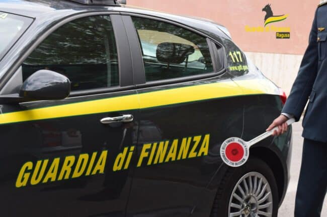 Caporalato, trovati nelle campagne di Vittoria 32 lavoratori tutti irregolari: tre denunce