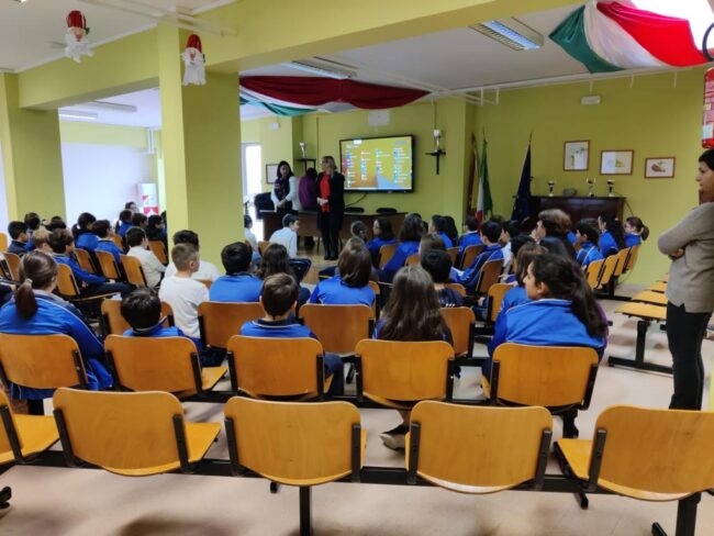 All’I.C. G. Fava gli alunni incontrano la dott.ssa Ketty Reitano del Centro Antiviolenza Orchidea – FOTO