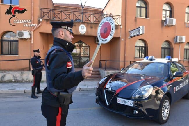 Minacce e danneggiamenti per vendetta, sangue tra parenti: due arresti