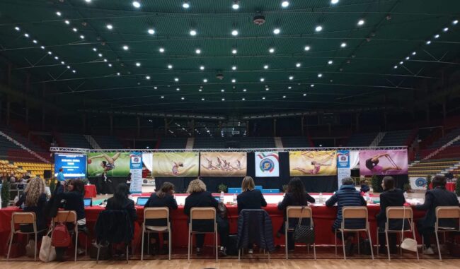 Ginnastica ritmica, a Catania un campionato nazionale: sullo sfondo le denunce delle atlete