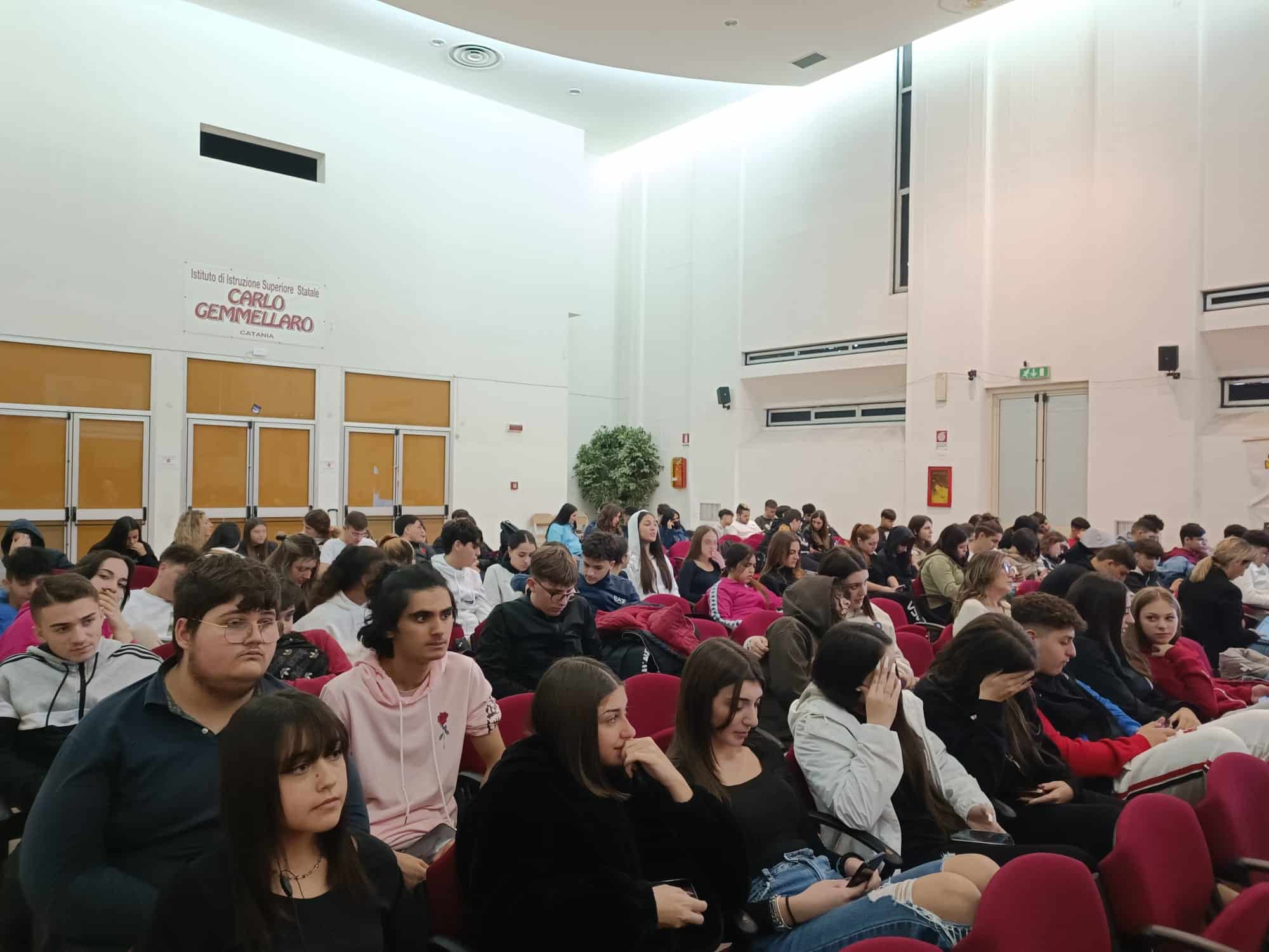 L’Associazione Manitese Sicilia incontra gli studenti del Gemmellaro