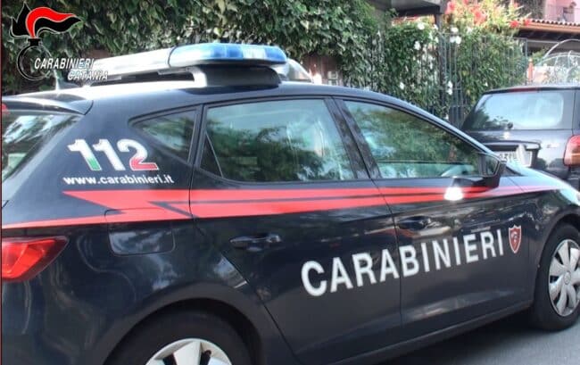 Sorpreso a conversare con i vicini all’esterno della propria abitazione: arrestato un 48enne per evasione